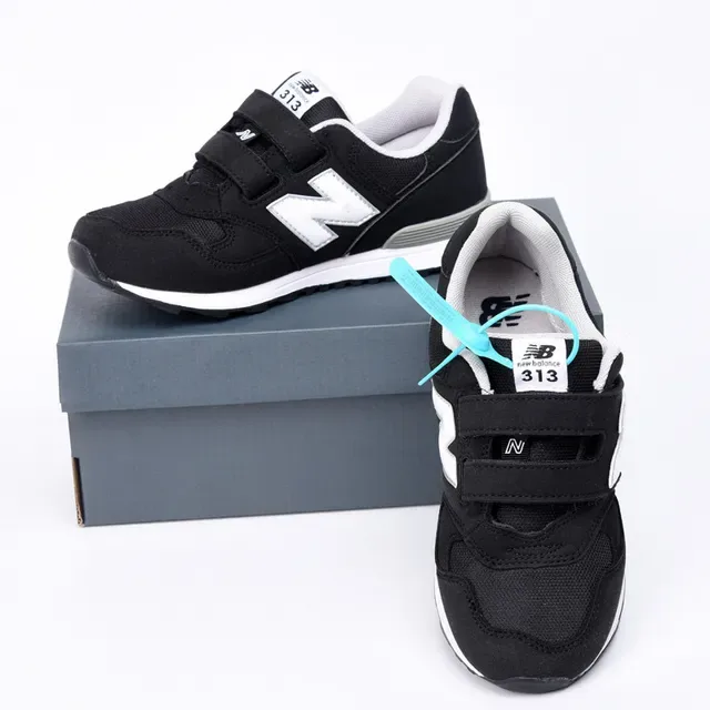 New Balance 574 Black White Gray Chaussures Lifestyle pour Enfants 11