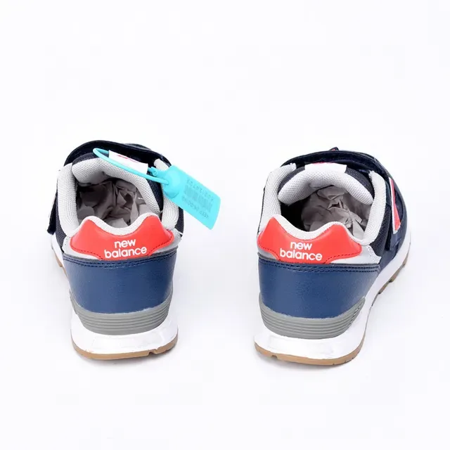 New Balance 574 Black White Gray Chaussures Lifestyle pour Enfants 14