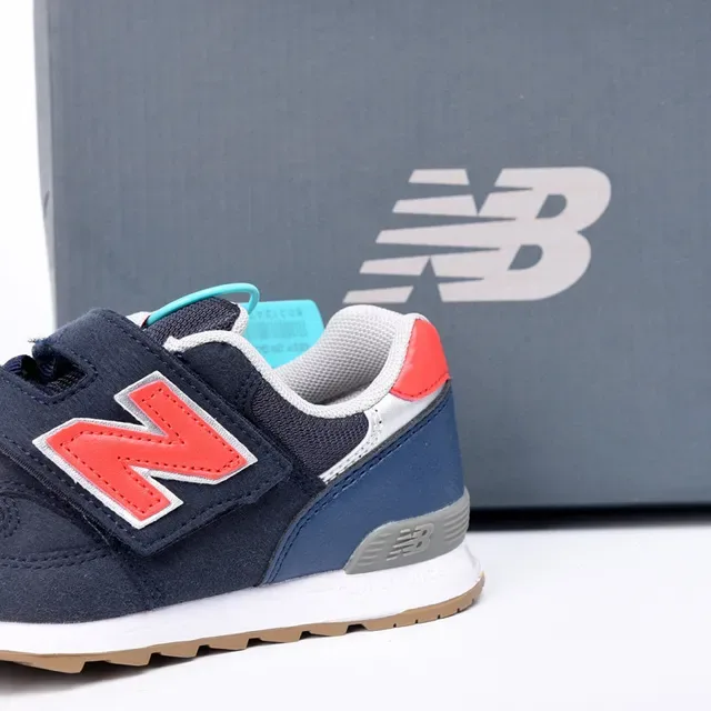 New Balance 574 Black White Gray Chaussures Lifestyle pour Enfants 16