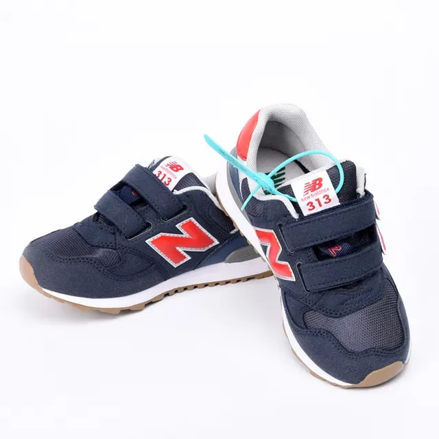 New Balance 574 Black White Gray Chaussures Lifestyle pour Enfants 17