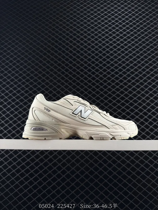 New Balance 710 Beige Argent Rétro Maille-Synthétique Superposition Sneakers Chunky 6