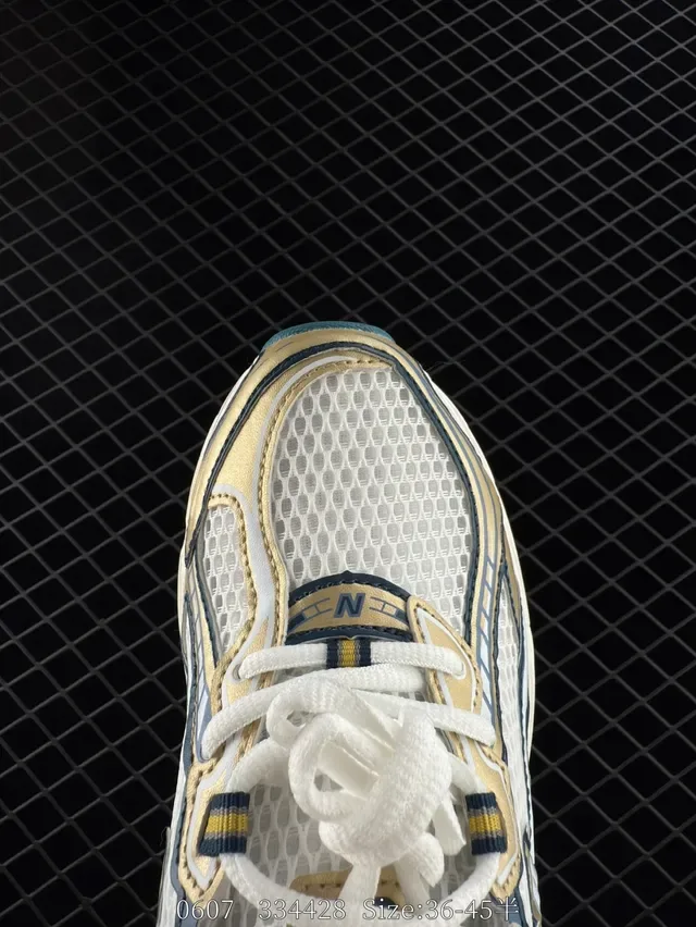 New Balance 740 أبيض بيج بحري ريترو رنر لايف ستايل سنيكرز 2