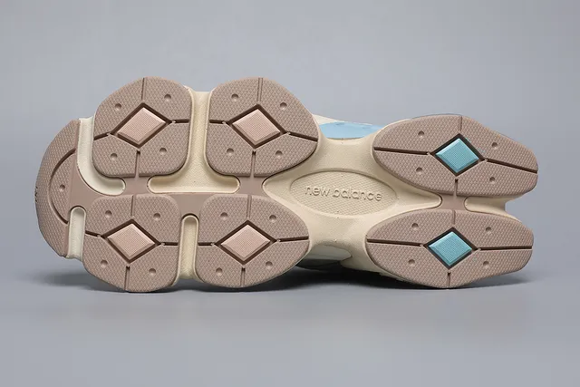 New Balance 9060 Beige Bleu Maille Stratifiée Et Daim Supérieur Oversized N Logo Chunky Sneakers 6