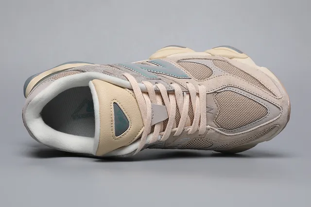 New Balance 9060 Beige Bleu Maille Stratifiée Et Daim Supérieur Oversized N Logo Chunky Sneakers 7