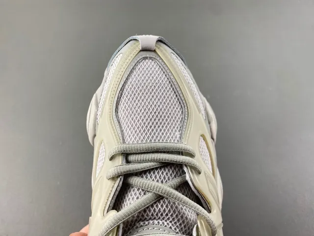 New Balance 9060 Beige Monochrome Chunky Chaussures 5