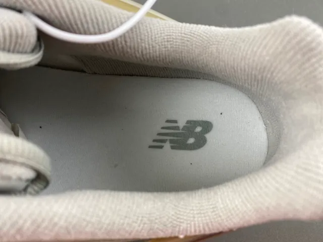 New Balance 9060 Beige Monochrome Chunky Chaussures 8