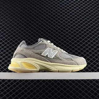 New Balance 9060 米色麂皮网布厚底运动鞋