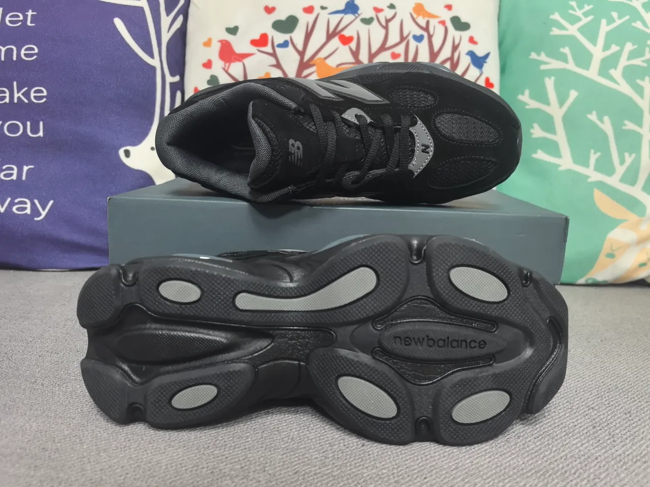 New Balance 9060 أسود رمادي سيلويت جلد وشبكة علوية أحذية رياضية كاجوال سميك 2