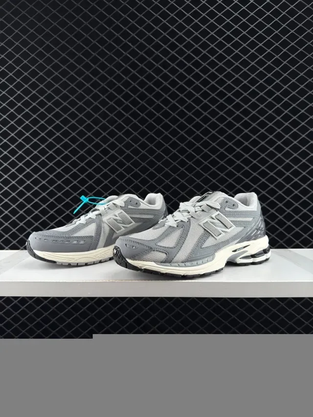 New Balance 9060 Gris Noir Off-White Sneakers Lifestyle 2