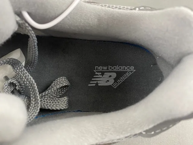 New Balance 9060 حذاء رياضي رمادي كثيف 7