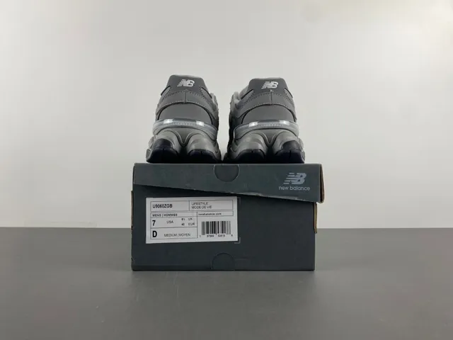New Balance 9060 حذاء رياضي رمادي كثيف 17