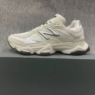 New Balance 9060 Off-White et Noir sneakers à semelle épaisse