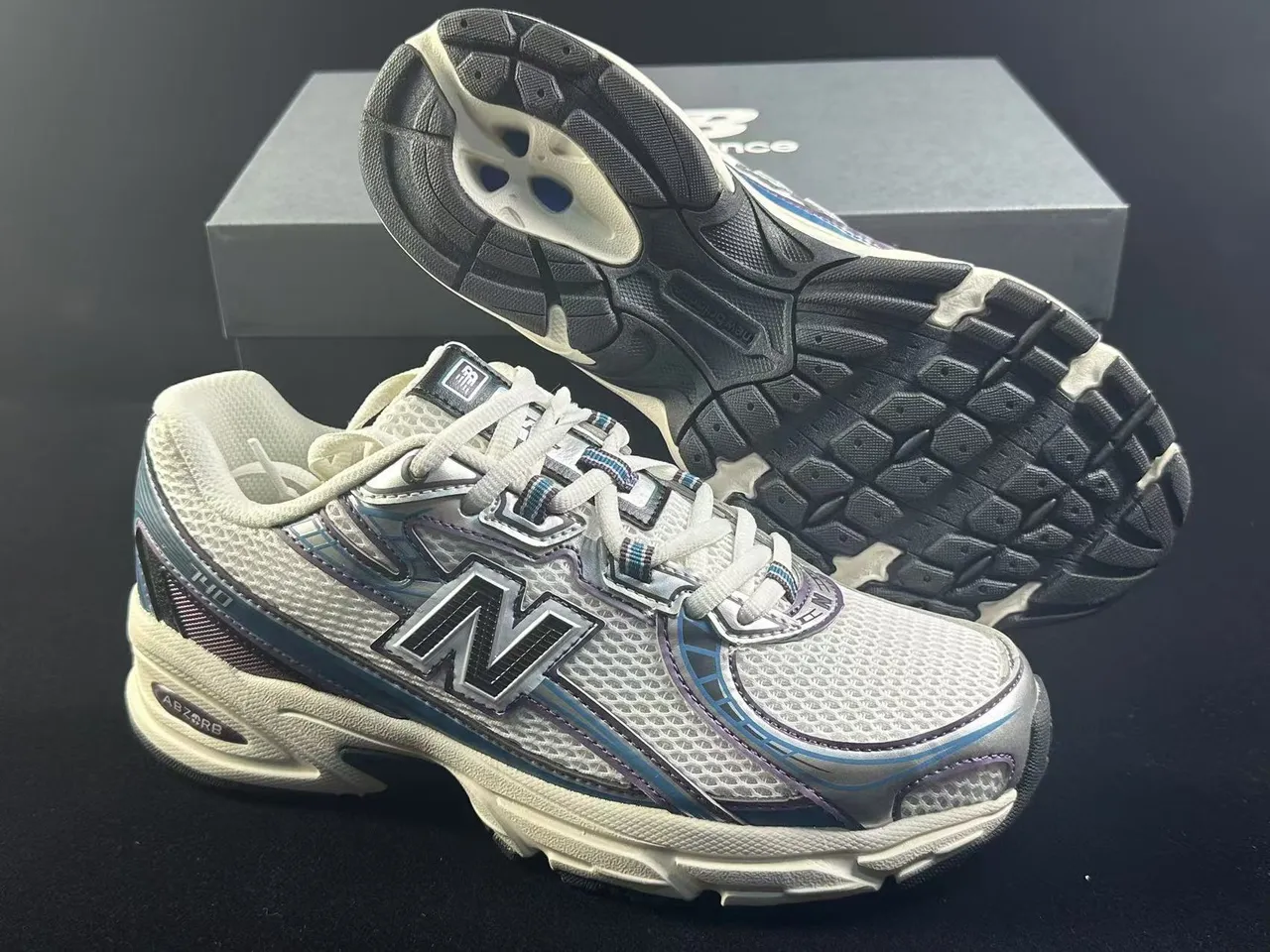 New Balance 9060 Chaussures Lifestyle Blanc Argent Iridescent 3