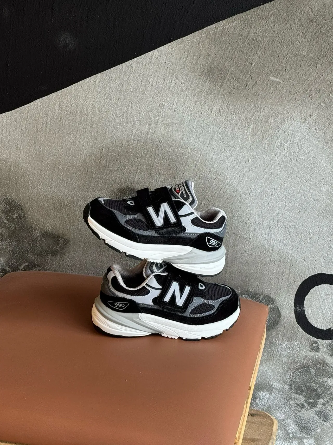 New Balance 990 رمادي أسود سيليويت كثيف حزام فيلكرو مزدوج أحذية أسلوب حياة 10