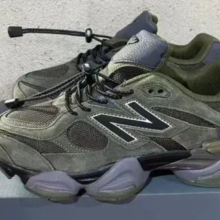 New Balance Army Green Gray Midsole Mixed Suede-Mesh Upper Chunky Sneakers