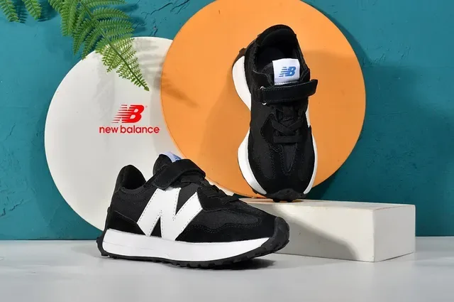 New Balance بيج أسود Retro Runner Velcro حزام أسلوب حياة 2