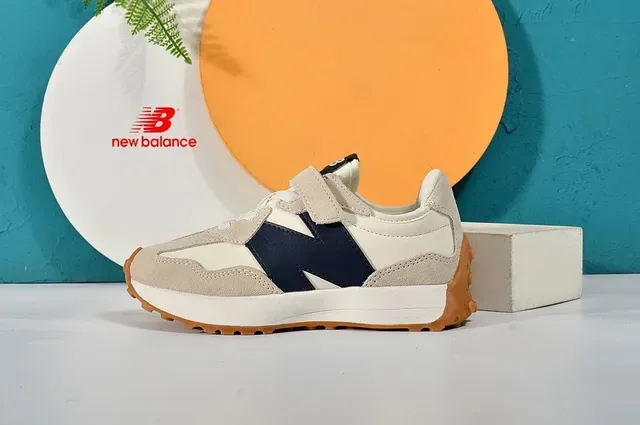New Balance بيج أسود Retro Runner Velcro حزام أسلوب حياة 23