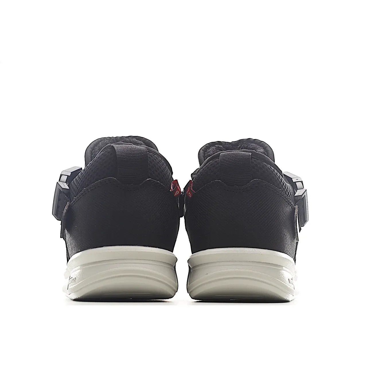 New Balance 米白色 绗缝填充上层 单带扣合闭合 生活方式运动鞋 22