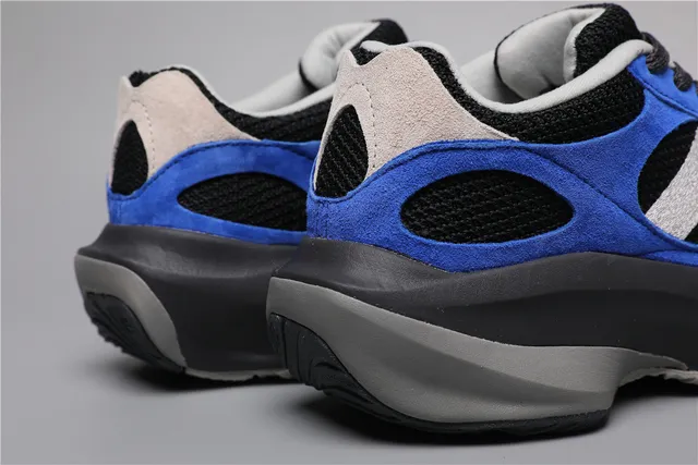 New Balance Tênis chunky azul preto bold de camurça e mesh oversized cinza 'N' logo 2