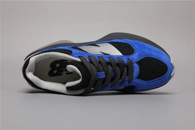 New Balance Tênis chunky azul preto bold de camurça e mesh oversized cinza 'N' logo 7