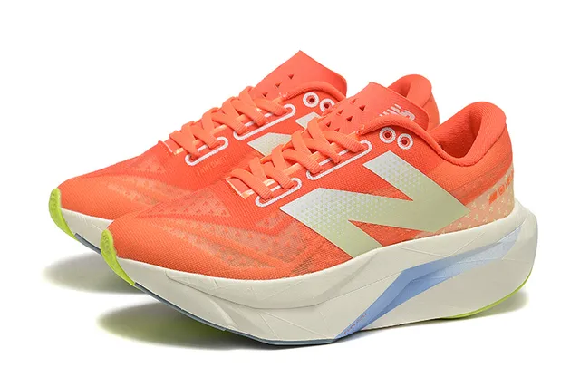 New Balance FuelCell Elite Orange White جزء علوي من شبكة مهندسة قاعدة متعددة الكثافة منحوتة أحذية جري 3