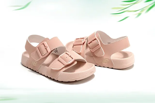 New Balance Sandales Décontractées à Deux Bretelles avec Boucle pour Enfants 6