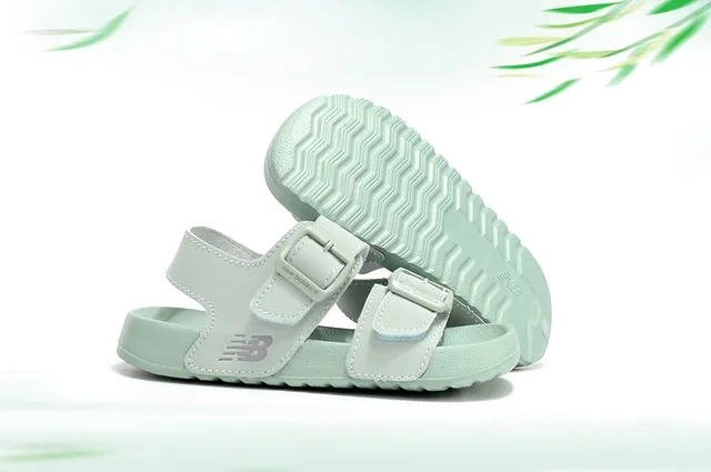 New Balance Sandales Décontractées à Deux Bretelles avec Boucle pour Enfants 7