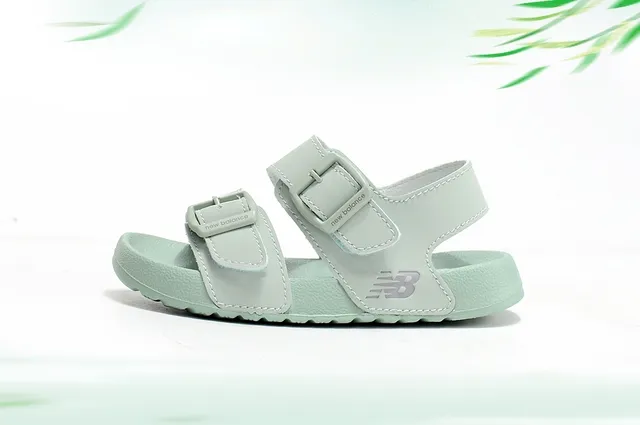 New Balance Sandales Décontractées à Deux Bretelles avec Boucle pour Enfants 11