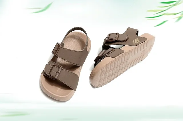New Balance Sandales Décontractées à Deux Bretelles avec Boucle pour Enfants 15