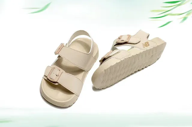 New Balance Sandales Décontractées à Deux Bretelles avec Boucle pour Enfants 20
