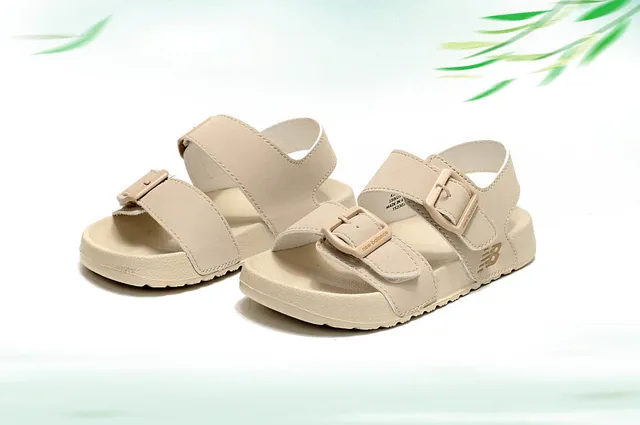 New Balance Sandales Décontractées à Deux Bretelles avec Boucle pour Enfants 21