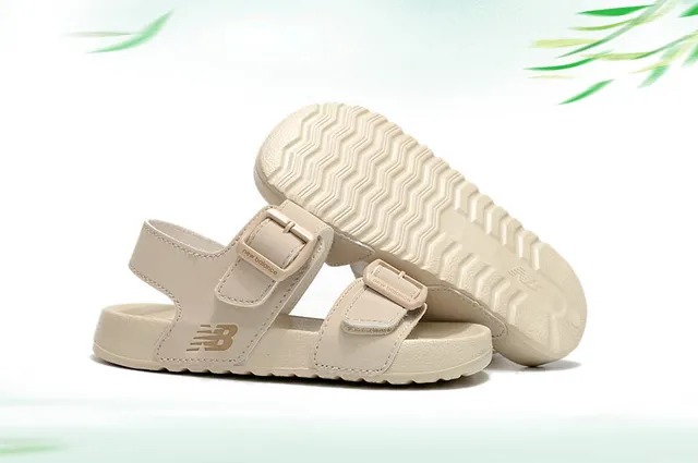 New Balance Sandales Décontractées à Deux Bretelles avec Boucle pour Enfants 23