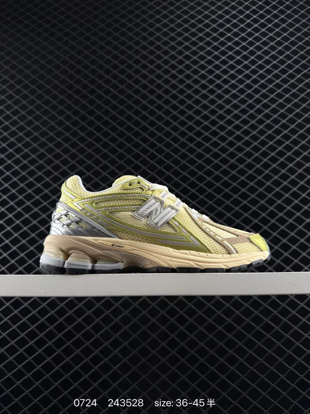 New Balance M1906 Yellow Silver Retro Runner malha e sintético no upper tênis chunky 6
