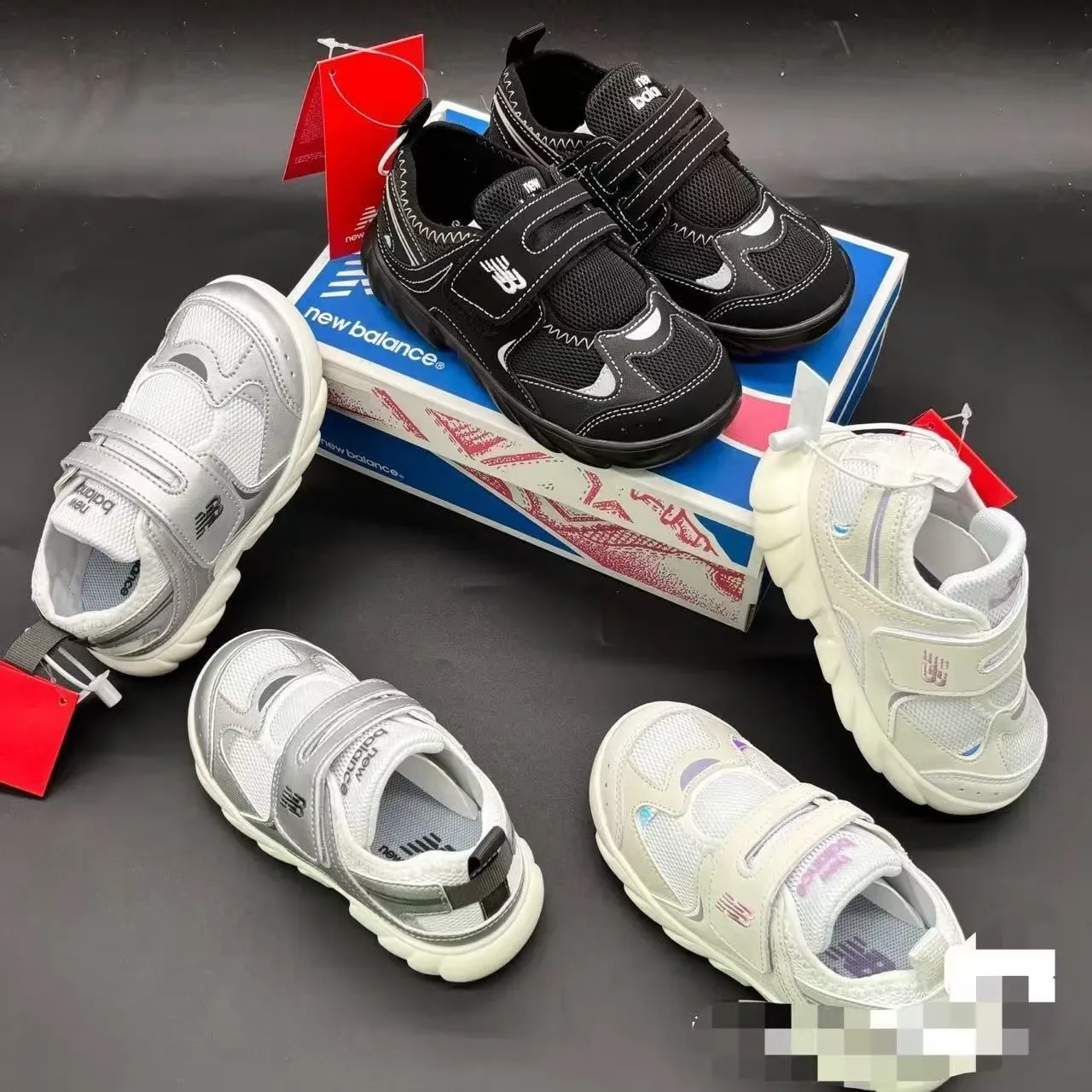 New Balance Argent Blanc Double Sangle Velcro Fermeture Maille et Superposition Synthétique Construction Chaussures Lifestyle 7