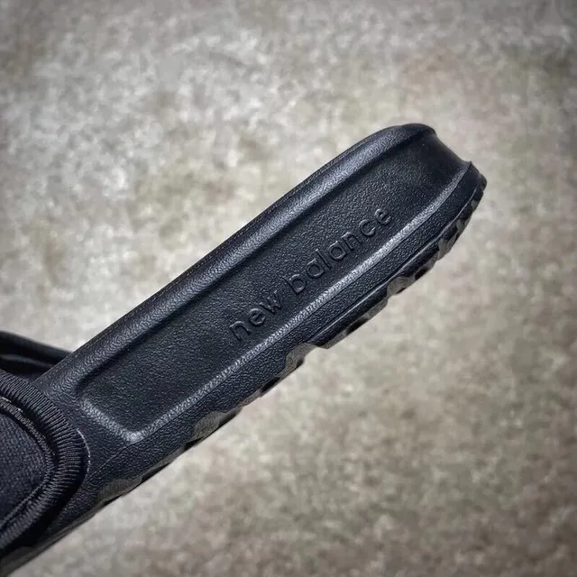 New Balance Slide Black Molded Footbed Buckle Strap Slipper 10