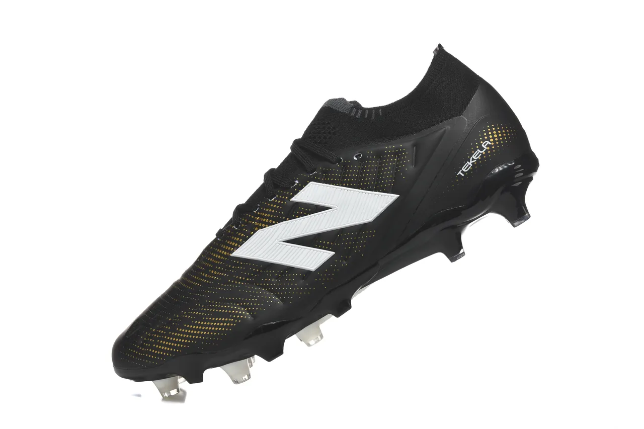 New Balance Tekela Noir et Or Basse Coupe Collet Ajusté Terrain Ferme Chaussures de Football 4