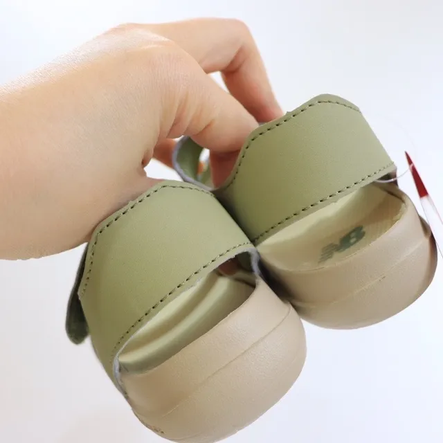 New Balance Sandales à deux sangles avec Velcro pour enfants casual 15