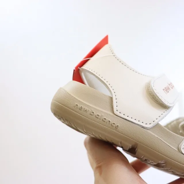 New Balance Sandales à deux sangles avec Velcro pour enfants casual 23