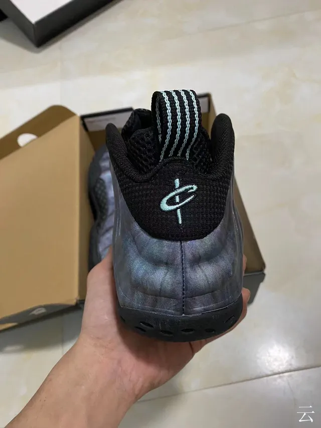 Nike Air Foamposite One Violet Iridescent Noir Chaussures de Basketball 5