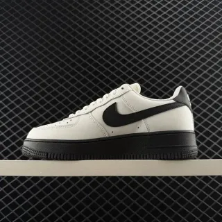 Nike Air Force 1 Low Off-White और ब्लैक लाइफस्टाइल स्नीकर