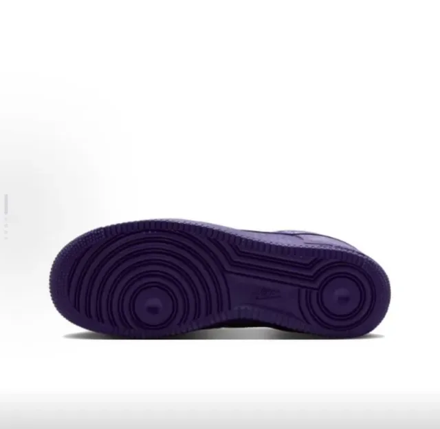 Sneakers lifestyle Nike Air Force 1 monocromatiques violettes à motif serpent embossé 2