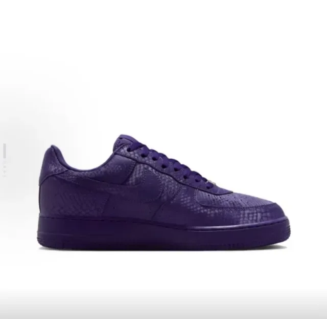 Sneakers lifestyle Nike Air Force 1 monocromatiques violettes à motif serpent embossé 6