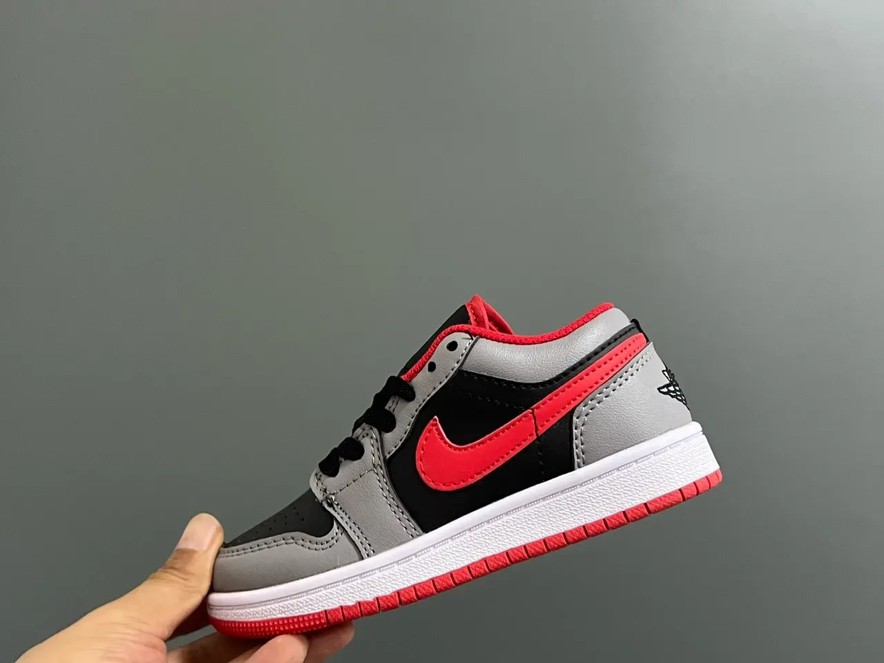 Nike Air Force 1 White Black Lifestyle Sneakers 4
