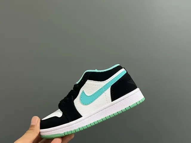 Nike Air Force 1 White Black Lifestyle Sneakers 15