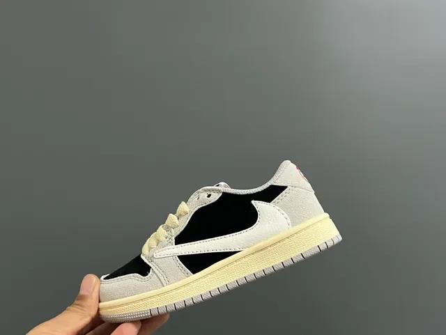 Nike Air Force 1 White Black Lifestyle Sneakers 19