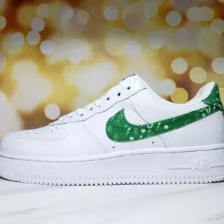 Nike Air Force 1 Tênis Lifestyle Brancos com Estampa de Bandana Verde