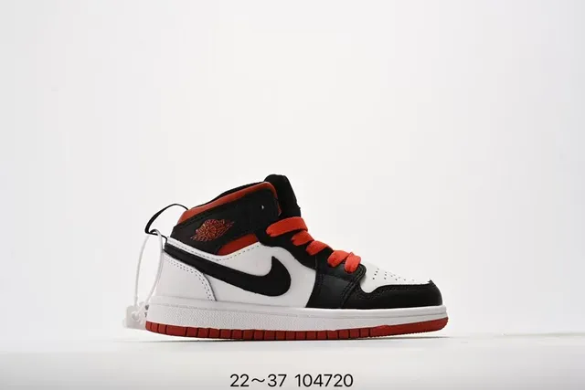 Nike Air Jordan 1 Black Royal Blue White tênis de basquete 8