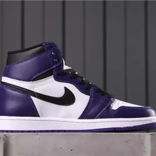 Nike Air Jordan 1 High 紫色和白色篮球鞋