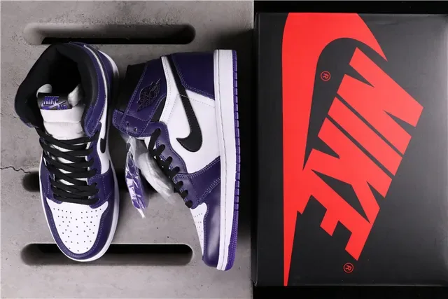 Nike Air Jordan 1 High Tênis de Basquete Roxo e Branco 2