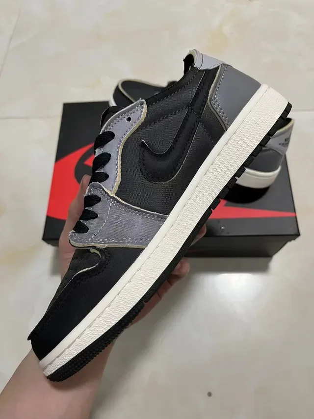 Nike Air Jordan 1 Low Black Gray White حذاء أسلوب حياة 3